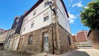 Vista exterior de Casa adosada en venda en Reinosa amb Calefacció, Terrassa i Traster