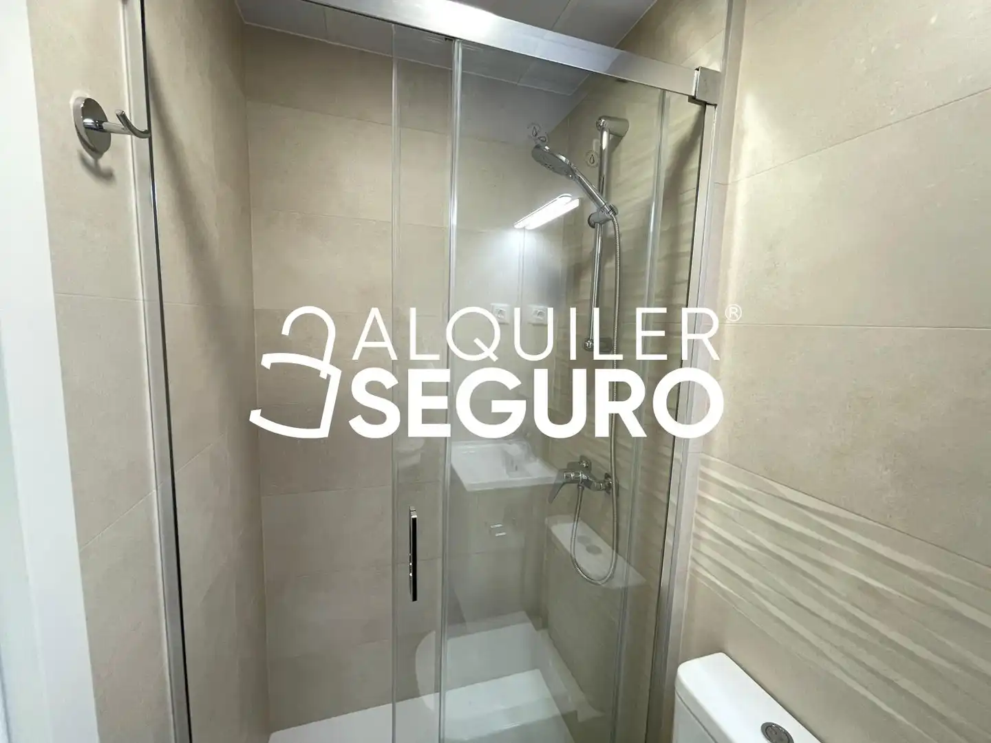 Badezimmer von Wohnung zur Miete in Carabanchel