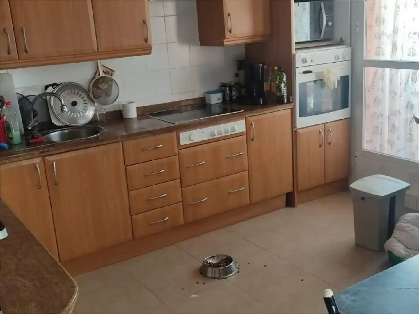 Cuina de Casa adosada en venda en Cáceres Capital amb Aire condicionat
