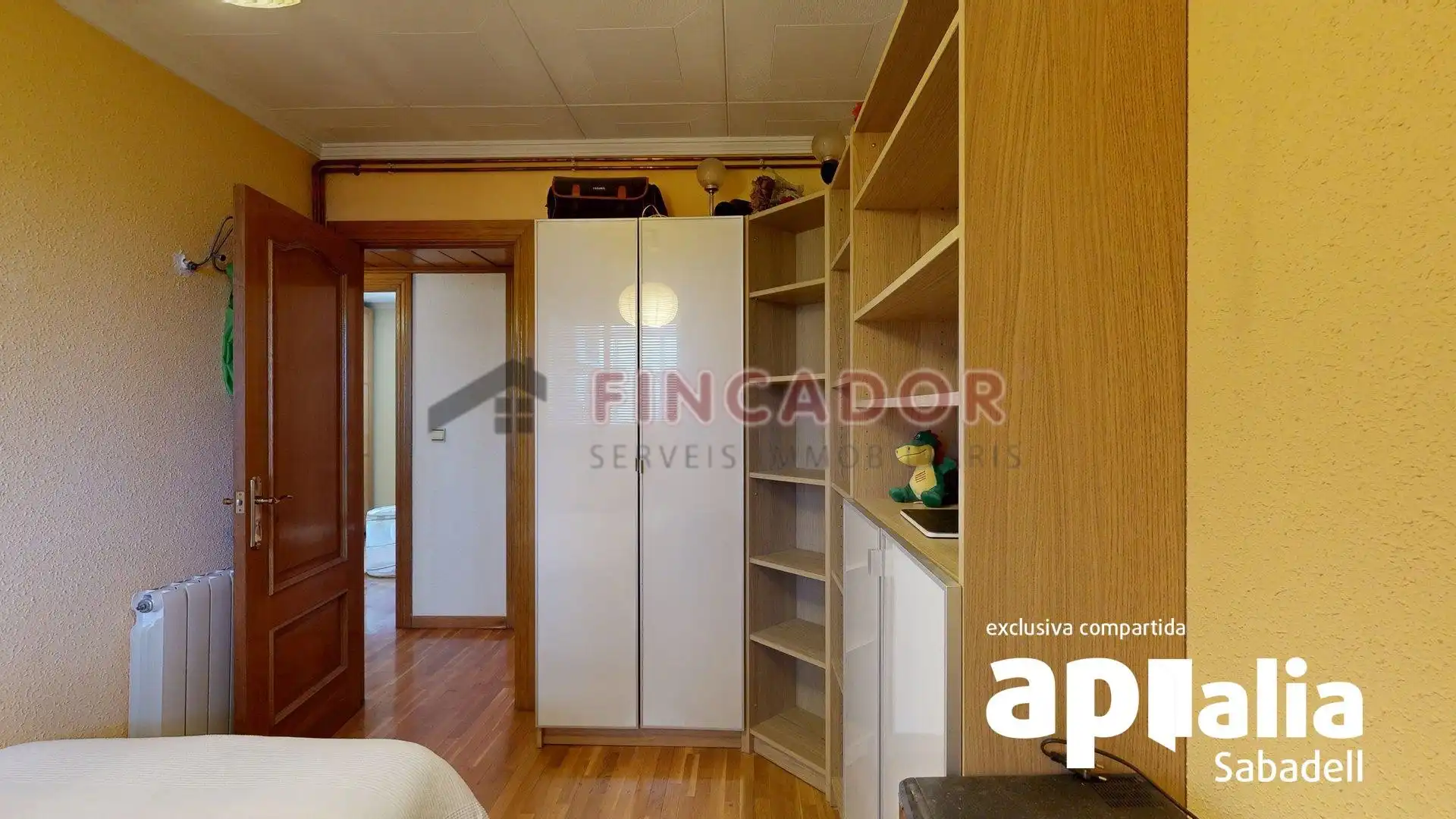 Habitación de Piso en venta en Badia del Vallès con Aire acondicionado, Calefacción y Parquet