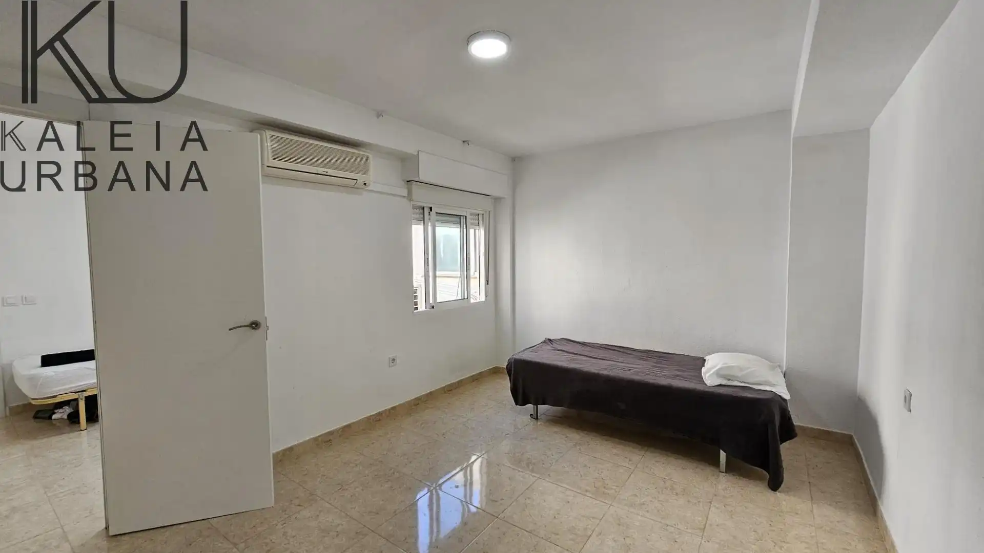Habitación de Ático en venta en Alicante / Alacant con Terraza