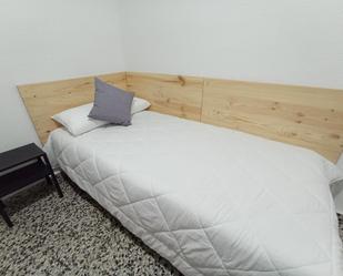 Bedroom of Flat to share in  Valencia Capital  with Furnished