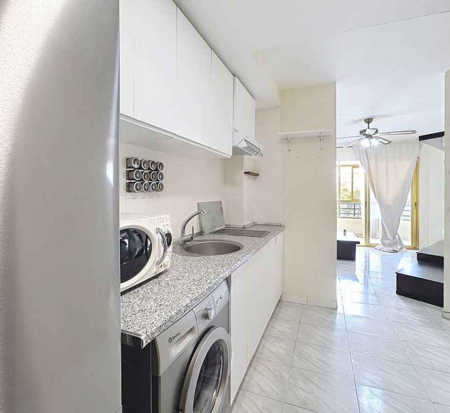 Cocina de Piso en venta en Estepona con Amueblado, Horno y Lavadora
