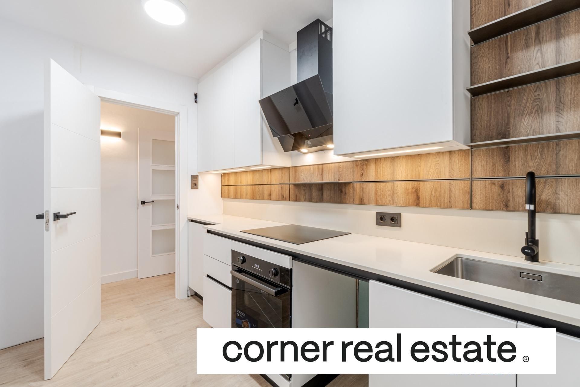 Cuina de Pis en venda en Sant Cugat del Vallès amb Aire condicionat, Calefacció i Parquet