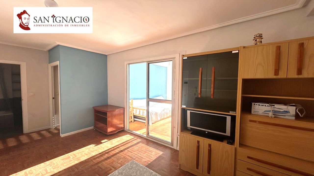 Habitación de Piso en venta en Villarcayo de Merindad de Castilla la Vieja con Amueblado