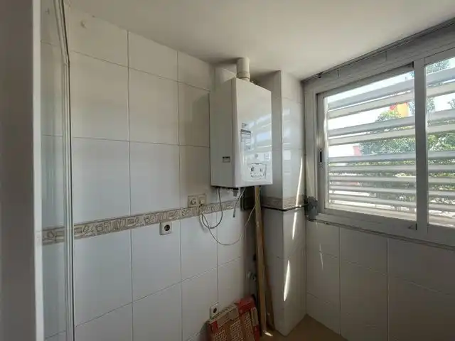 Bathroom of Flat for sale in Madrid  with Heating