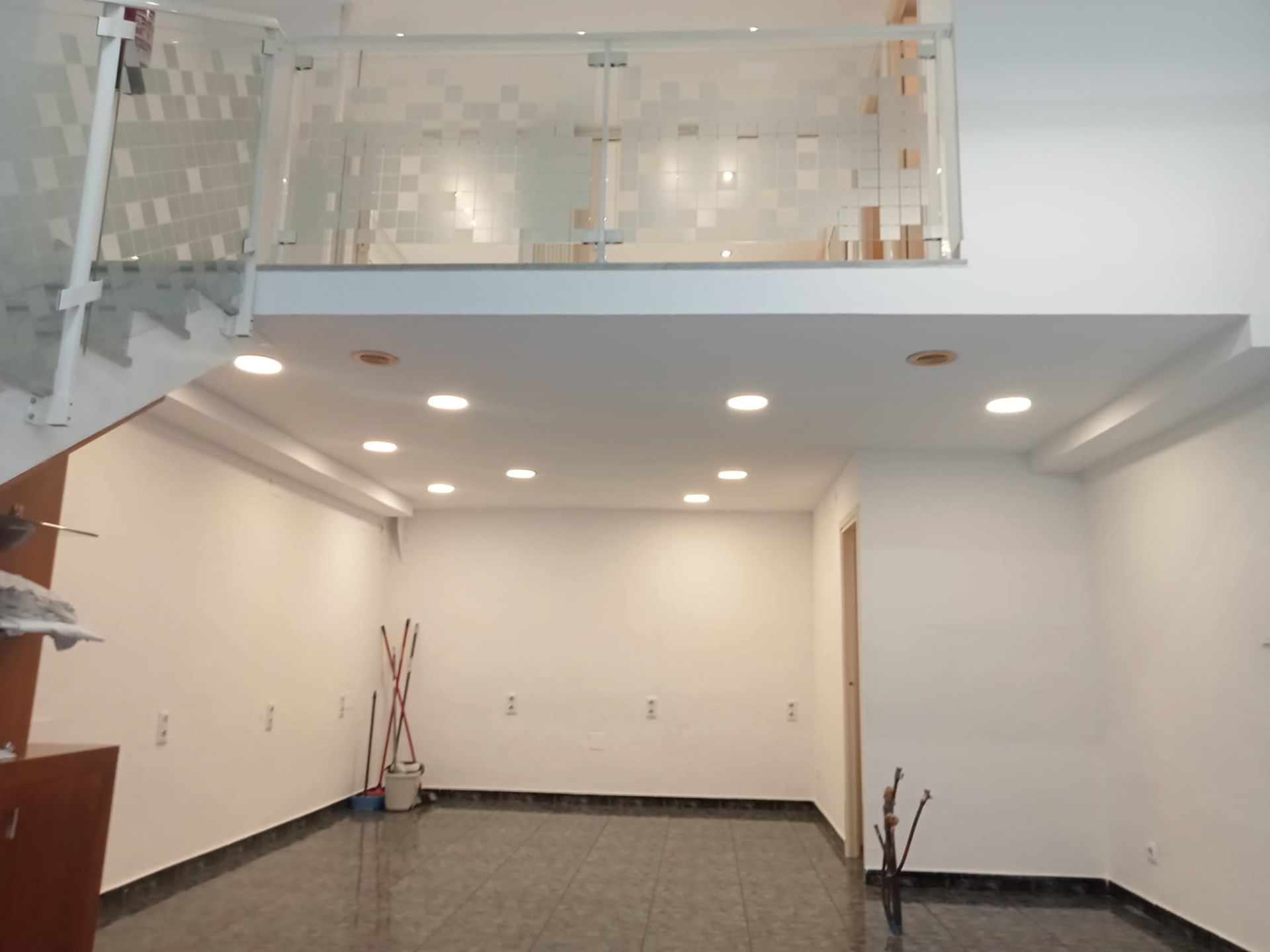 Local en venda en Cornellà de Llobregat amb Aire condicionat i Calefacció