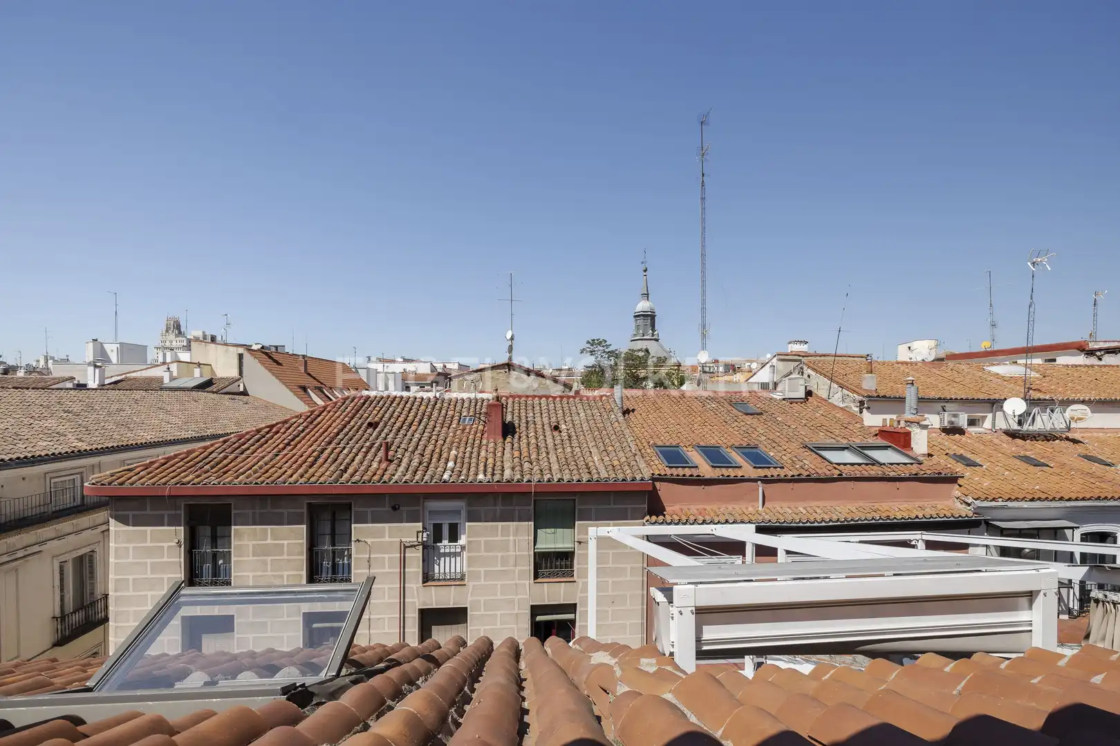 Außenansicht von Dachboden zum Verkauf in Madrid mit Klimaanlage, Heizung und Parkett