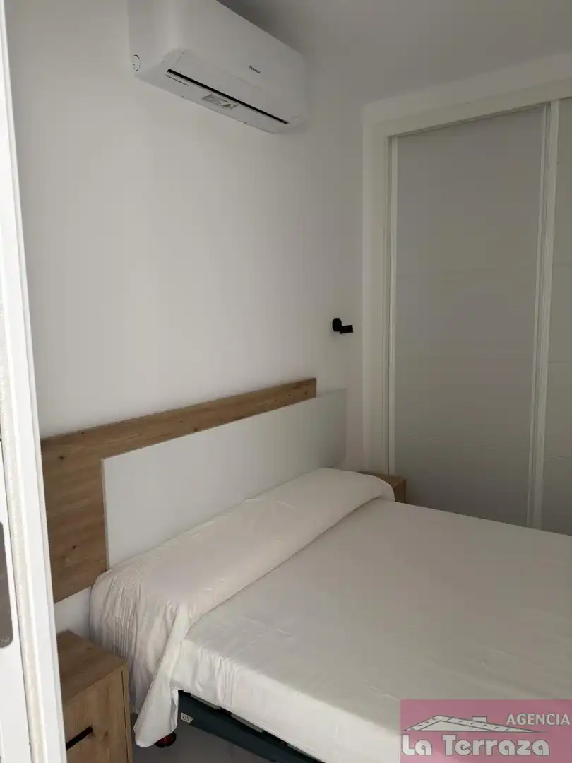 Habitación de Apartamento de alquiler en Estepona con Aire acondicionado
