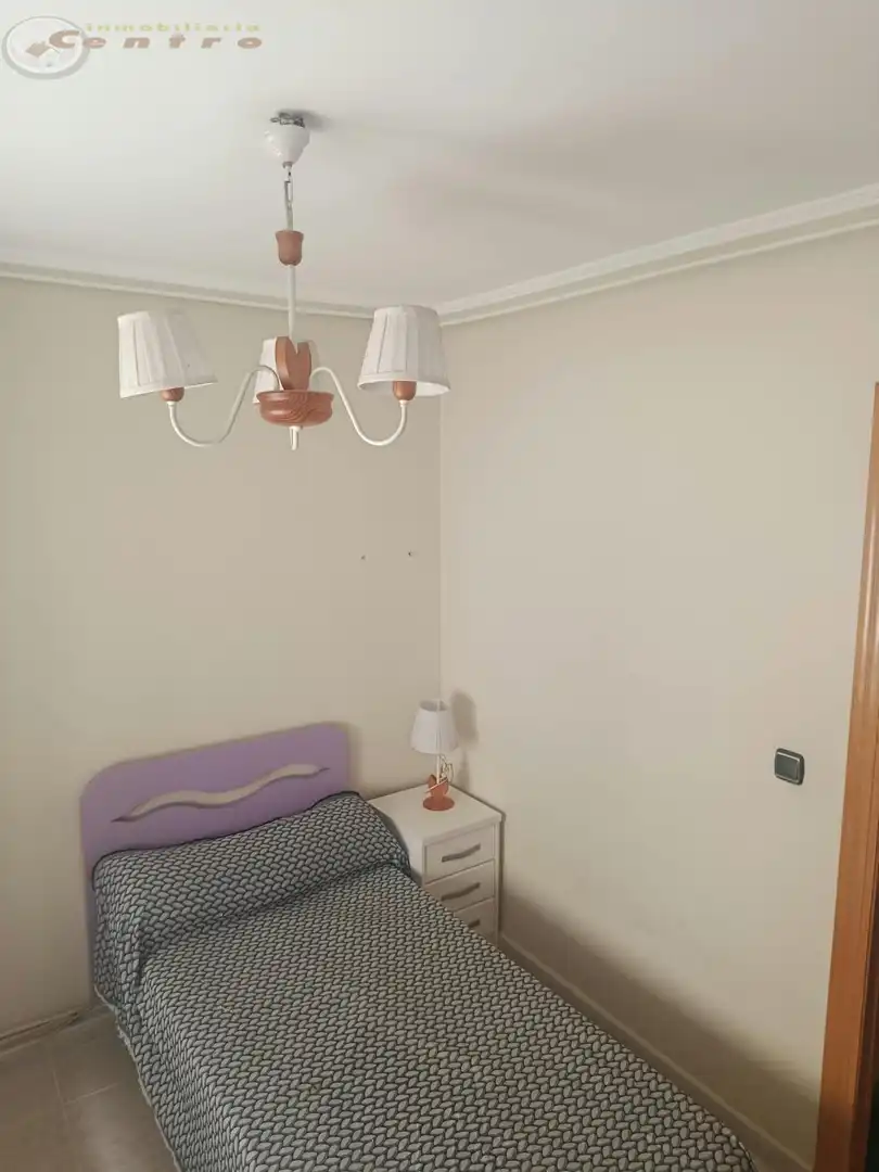 Dormitori de Apartament en venda en Albacete amb Calefacció, Moblat i Balcó