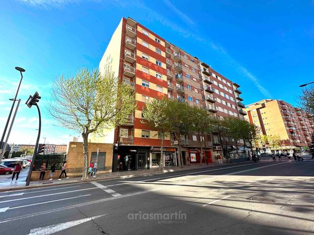 Piso en Alquiler en Maria Auxiliadora, 87 en Salesas