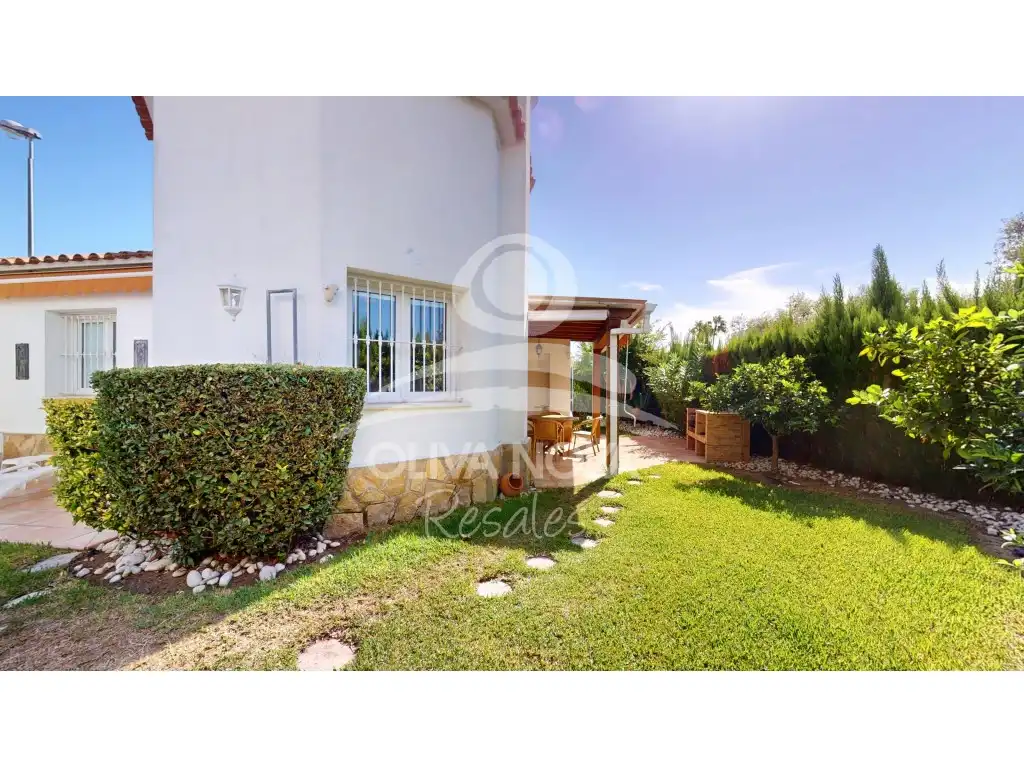 Casa amb piscina en venda a Calle Brueghell, imagen 2