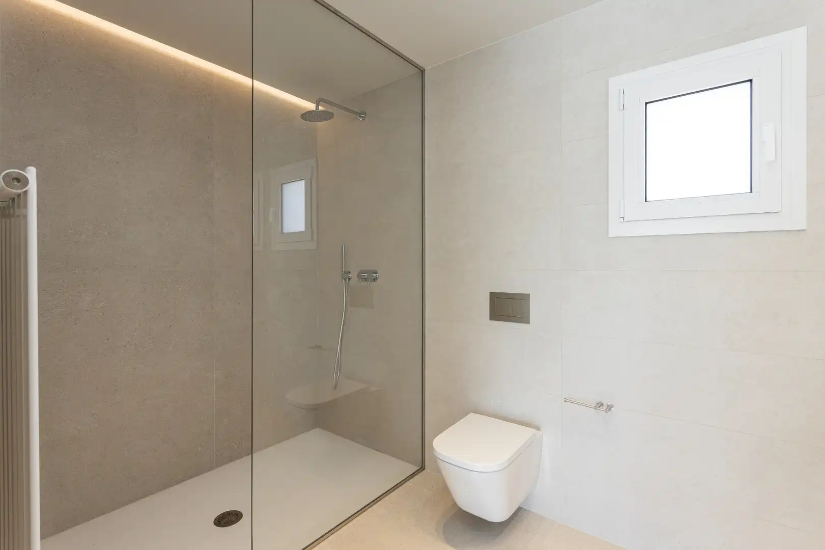 Baño de Casa o chalet en venta en Llers con Aire acondicionado, Calefacción y Jardín privado