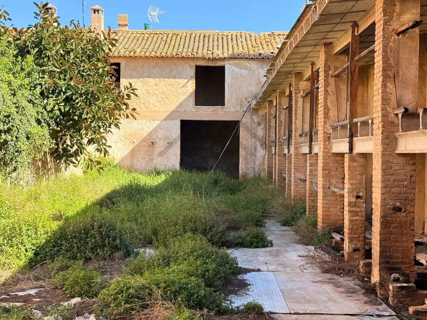 Außenansicht von Residential zum Verkauf in La Pobla de Vallbona