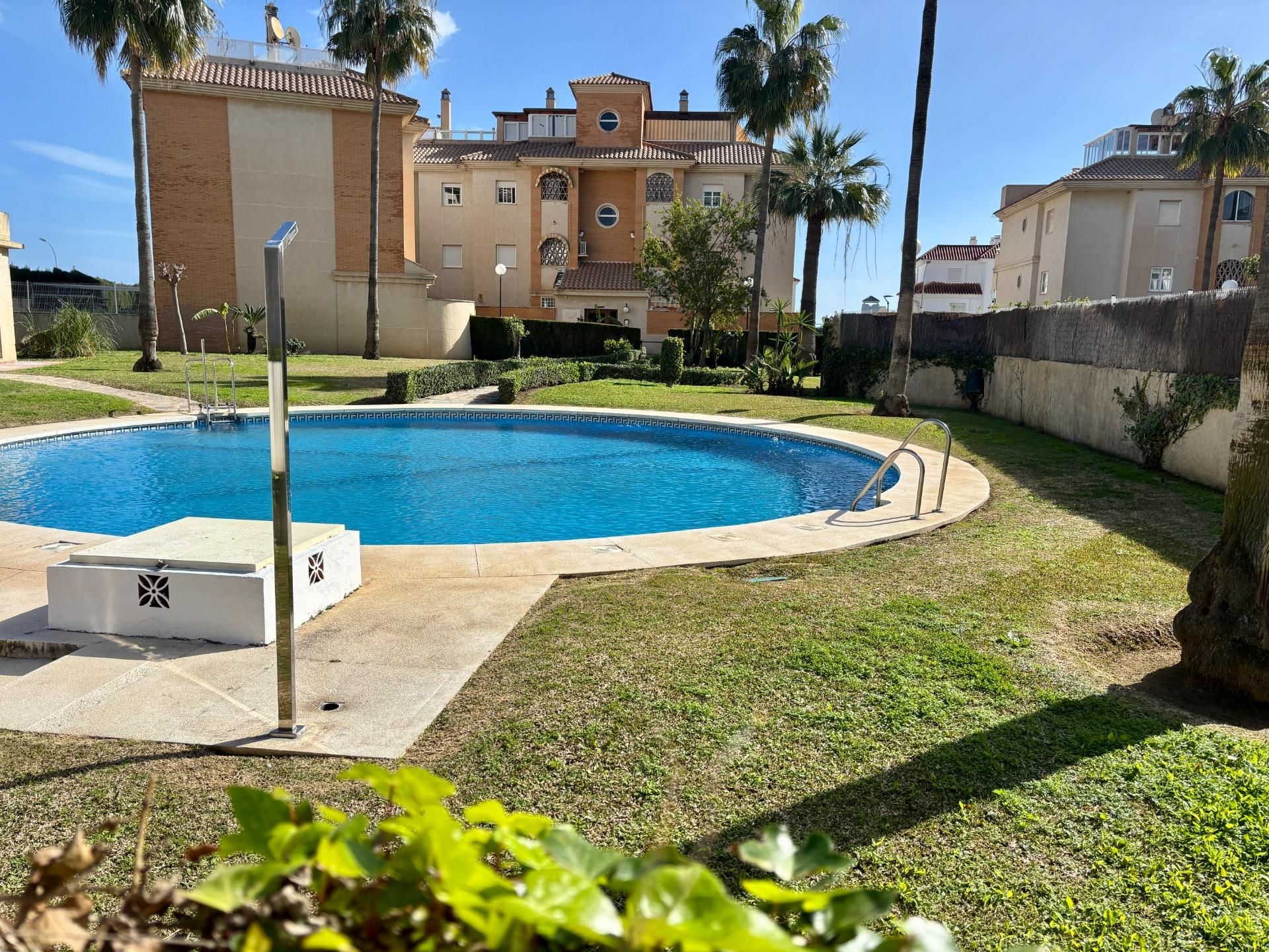 Piscina de Ático en venta en Torremolinos con Terraza y Piscina comunitaria
