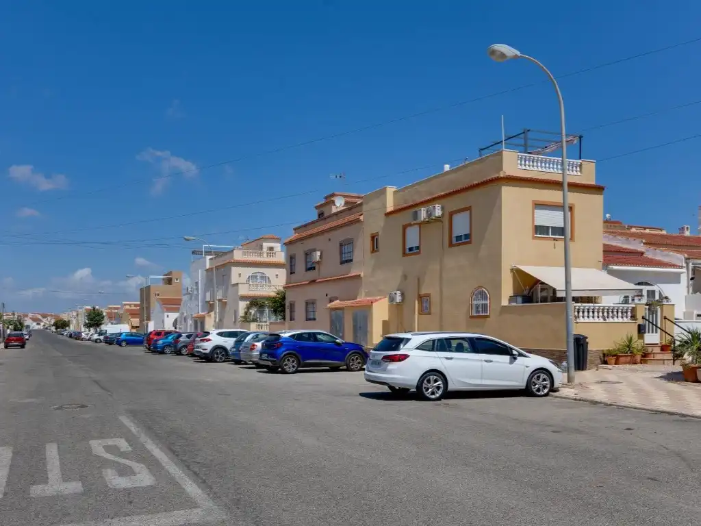 Bungalow con jardín en venta en Zona Carrefour - Urbanizaciones, imagen 29