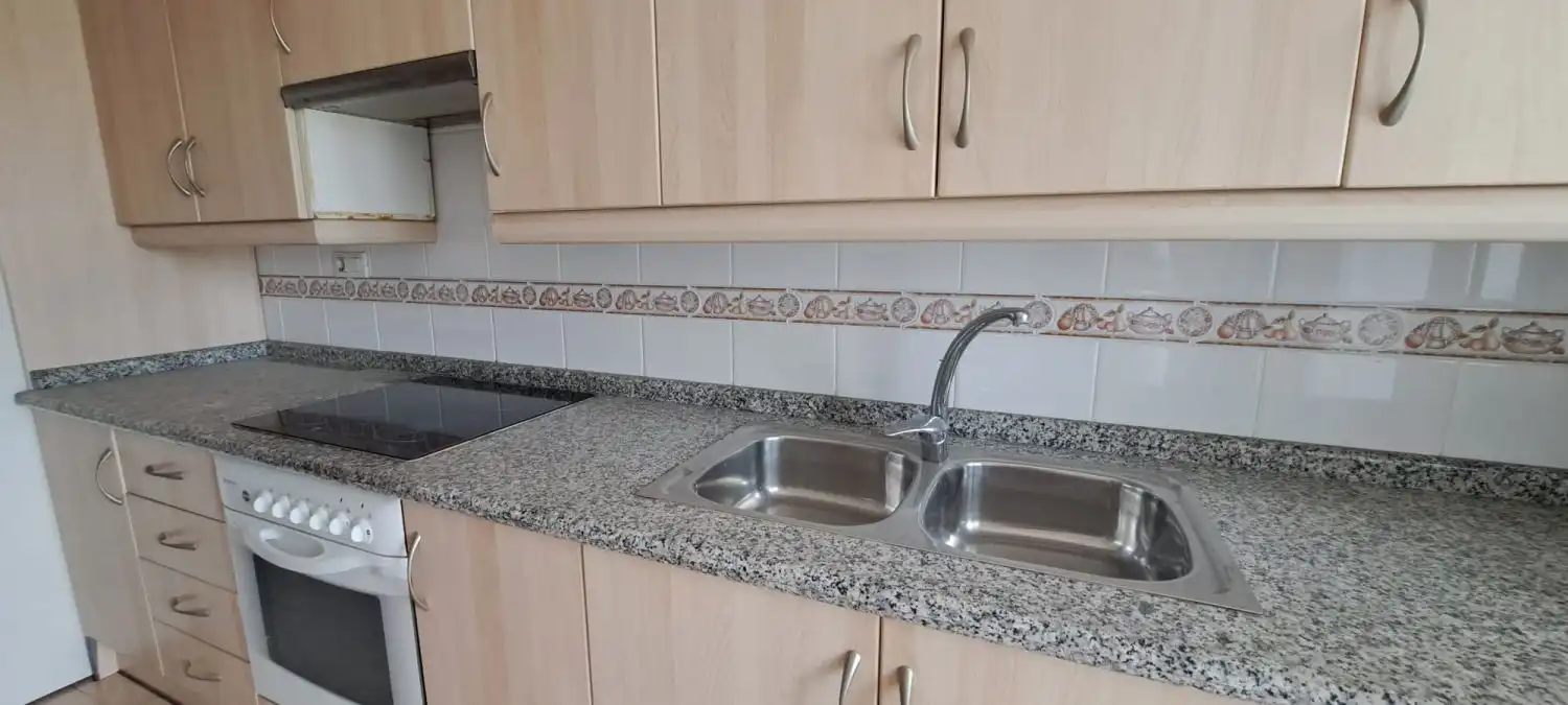 Cuina de Pis en venda en Castellón de la Plana / Castelló de la Plana amb Aire condicionat, Traster i Balcó