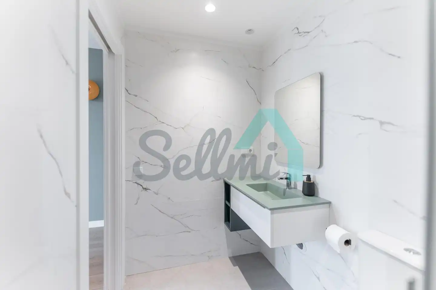 Baño de Piso para compartir en Oviedo  con Aire acondicionado, Calefacción y Jardín privado