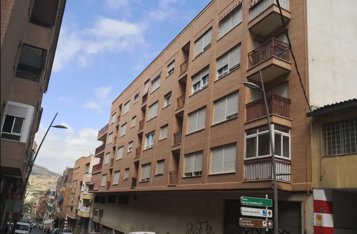 Parking avec ascenseur à vendre à Av Constitución