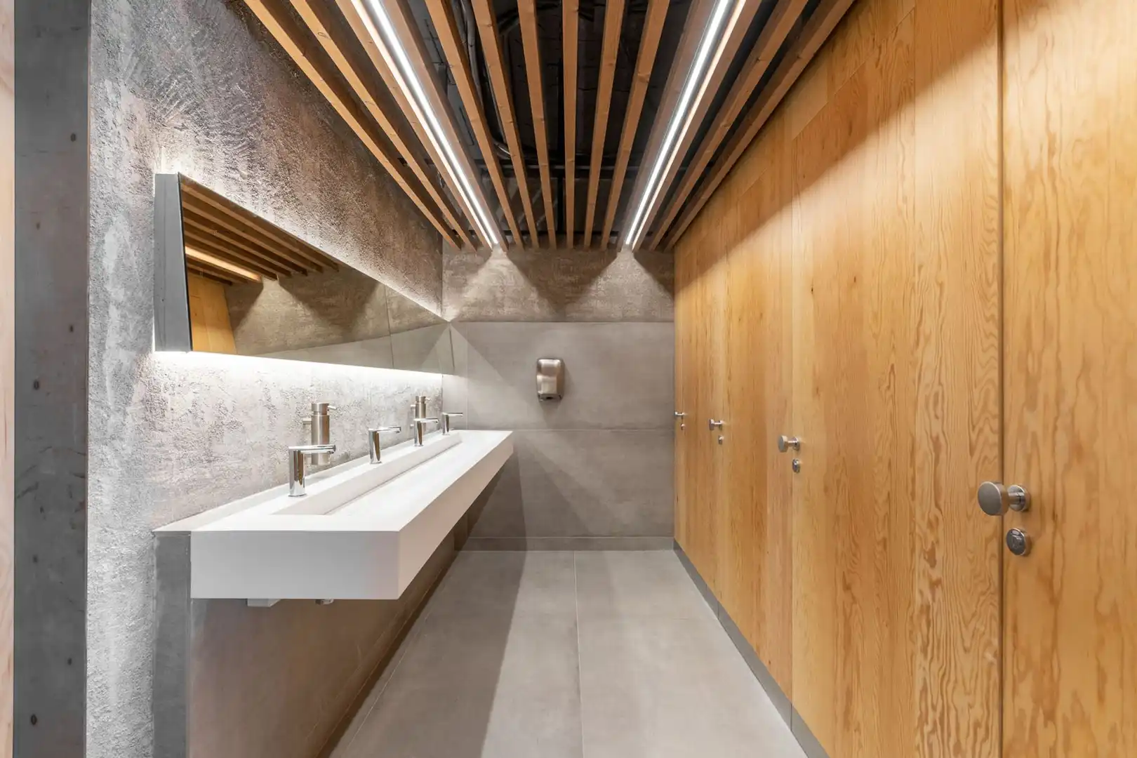 Baño de Oficina de alquiler en Barcelona con Aire acondicionado y Calefacción