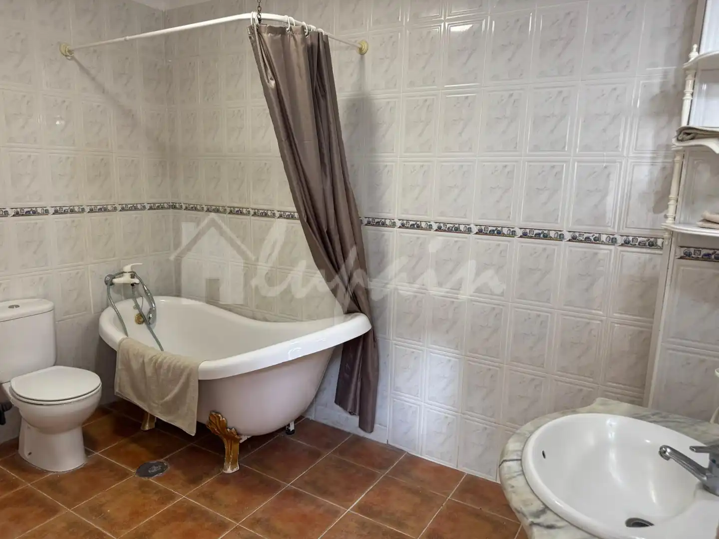 Badezimmer von Wohnungen zum Verkauf in Arona