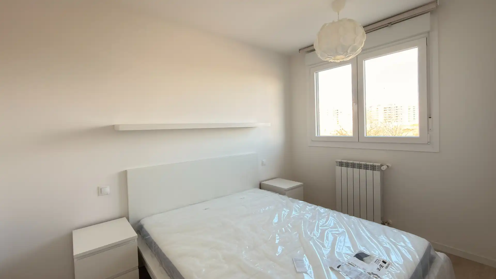 Schlafzimmer von Wohnungen zur Miete in Tres Cantos mit Klimaanlage, Heizung und Terrasse