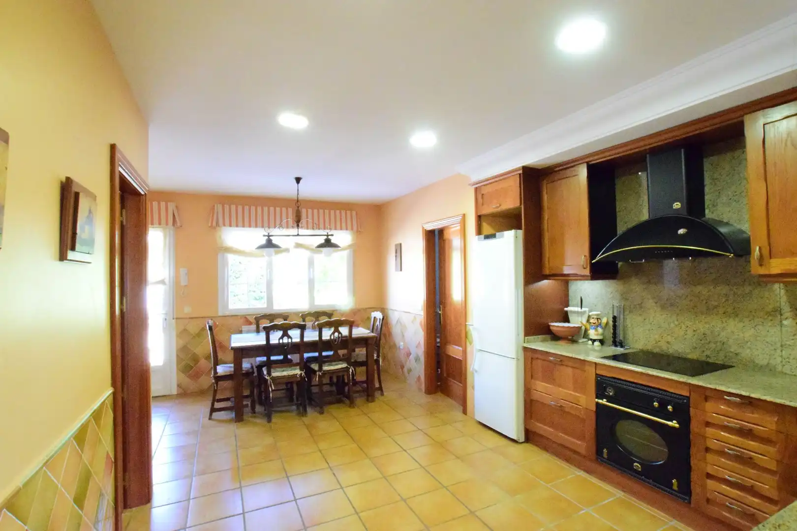 Cocina de Casa o chalet de alquiler en Soto del Real con Calefacción, Jardín privado y Amueblado