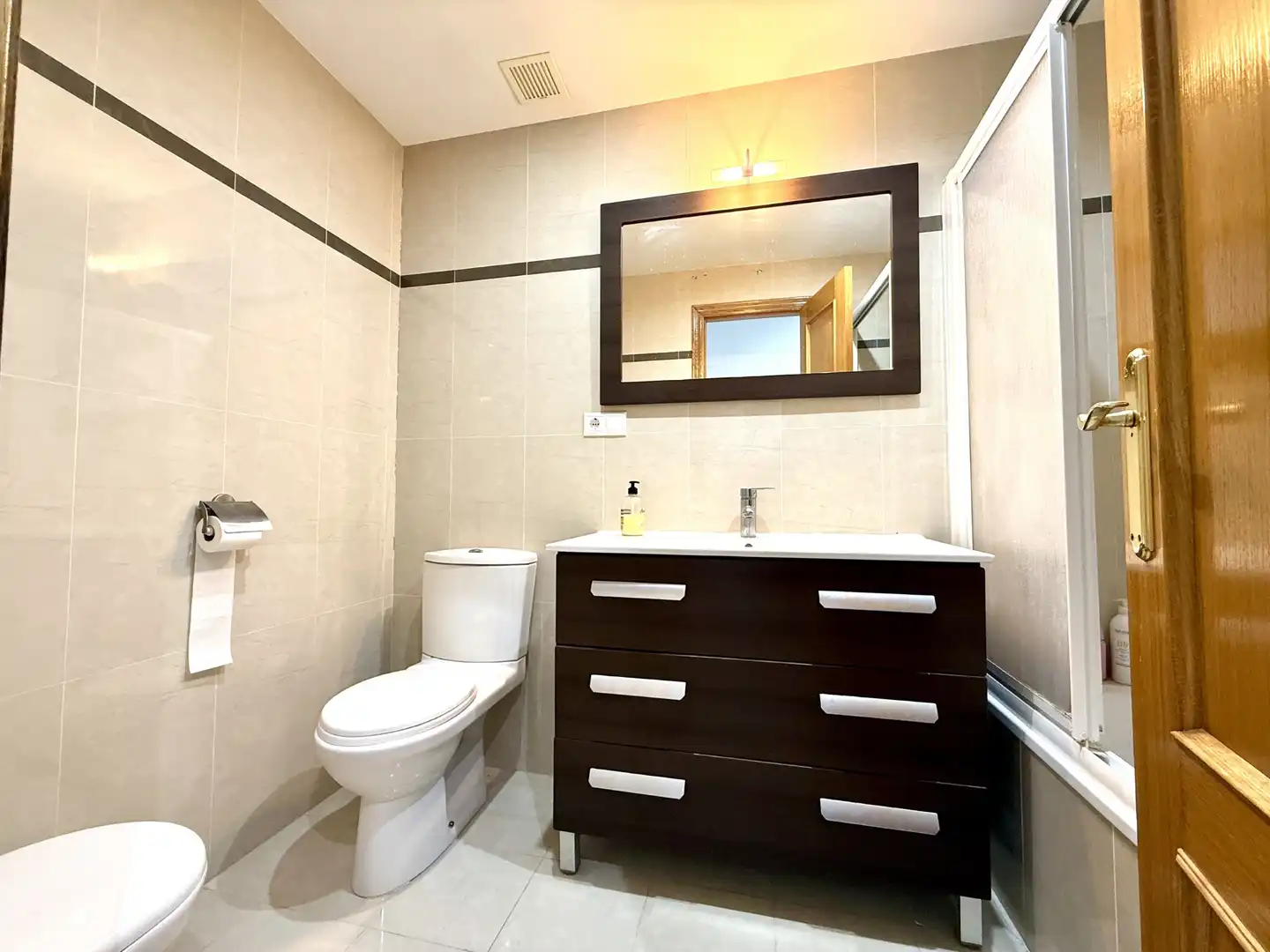 Badezimmer von Wohnung zum Verkauf in Benicasim / Benicàssim mit Klimaanlage, Möbliert und Ofen