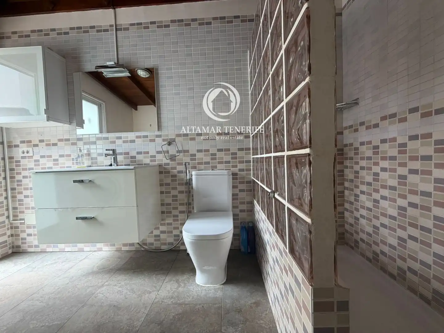 Badezimmer von Einfamilien-Reihenhaus zur Miete in Adeje mit Klimaanlage, Terrasse und Abstellraum