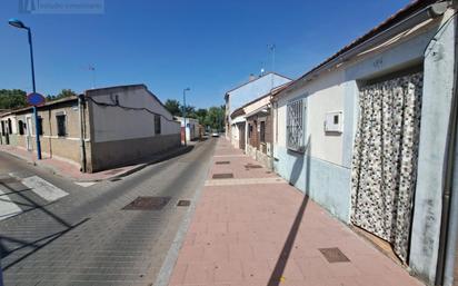 Vista exterior de Casa o xalet en venda en Valladolid Capital amb Calefacció, Traster i Moblat