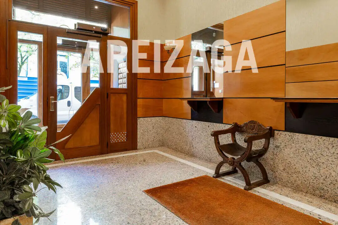 Piso en venta en Donostia - San Sebastián  con Calefacción, Amueblado y Balcón