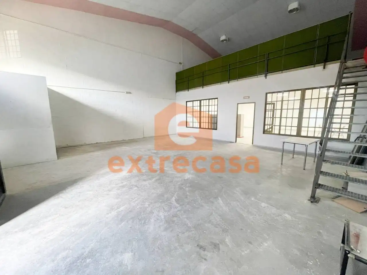 Industrial building to rent in La Estación, imagen 3