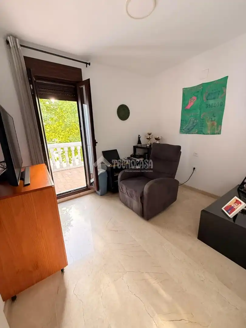 Wohnzimmer von Einfamilien-Reihenhaus zum Verkauf in Alcalá de Guadaira mit Klimaanlage und Terrasse