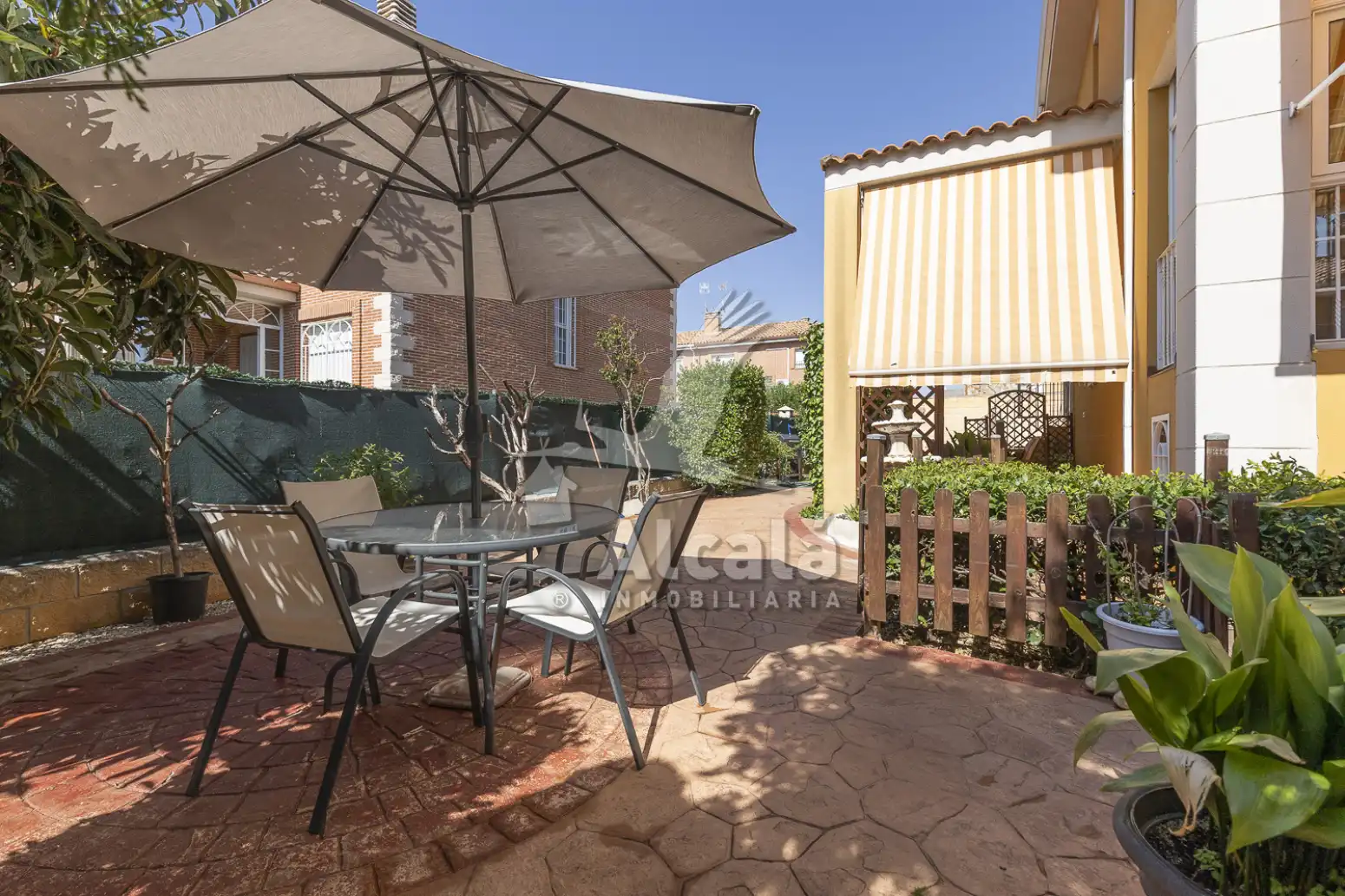 Casa aparellada amb piscina en venda a Torrejón del Rey, imagen 71