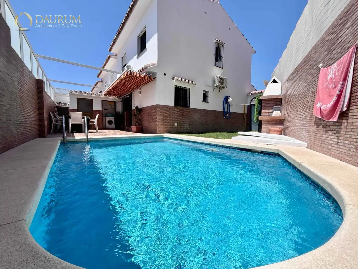 Piscina de Casa adosada en venda en Mijas amb Aire condicionat, Terrassa i Piscina
