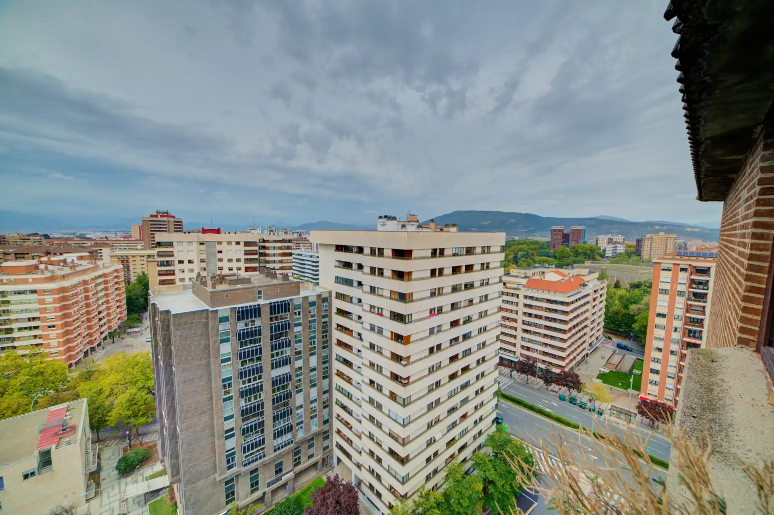Vista exterior de Piso en venta en  Pamplona / Iruña con Calefacción, Parquet y Trastero