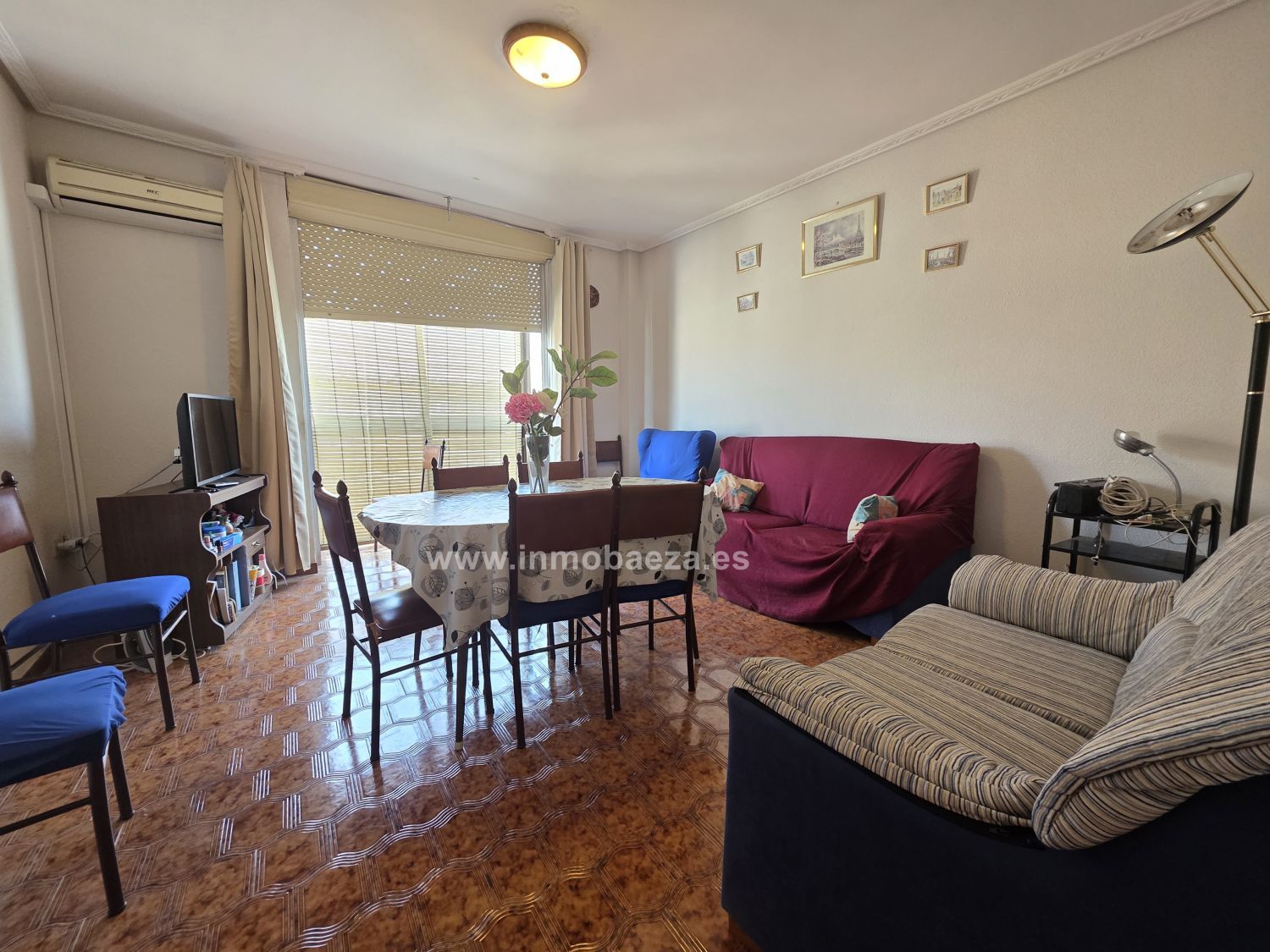 Sala d'estar de Pis en venda en Baeza amb Aire condicionat, Terrassa i Balcó