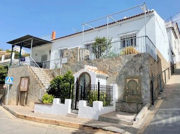 Adossat en venda a Cómpeta