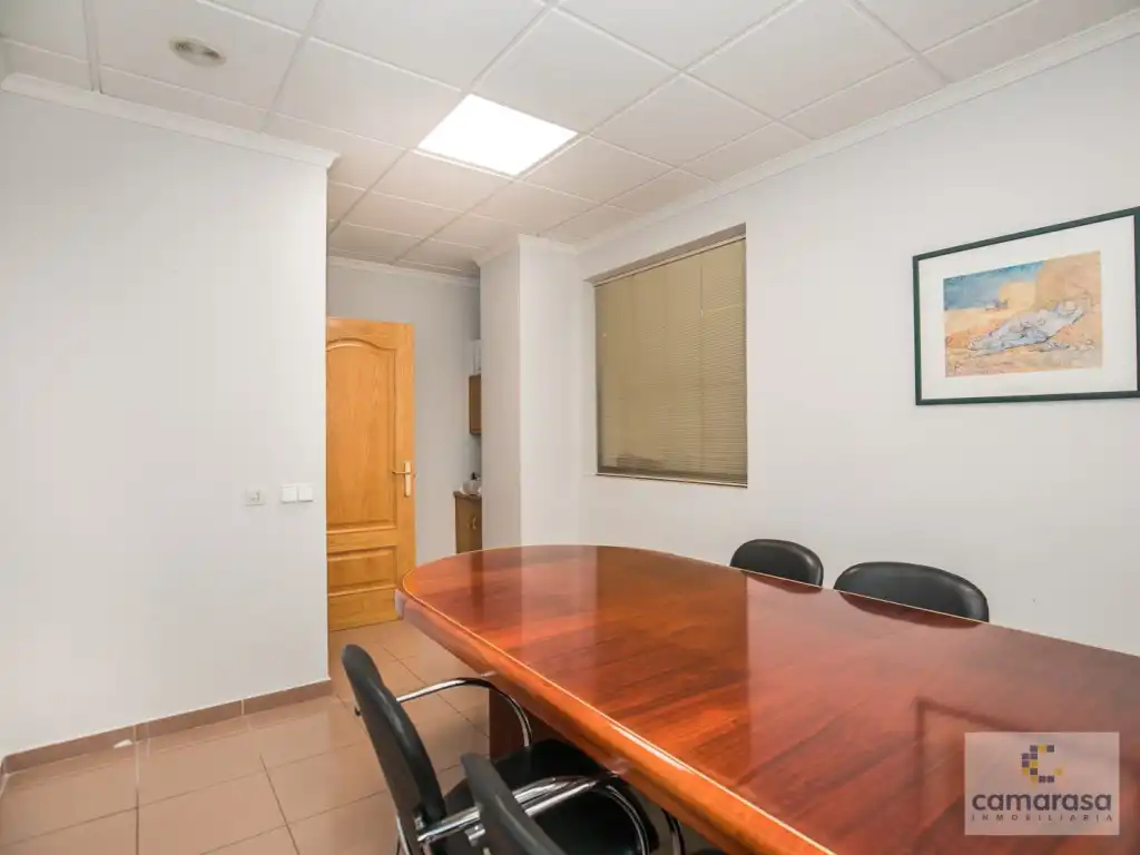 Local en venta en Ávila
