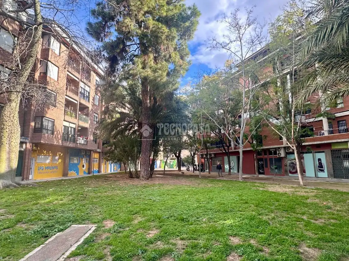 Vista exterior de Local de alquiler en Murcia