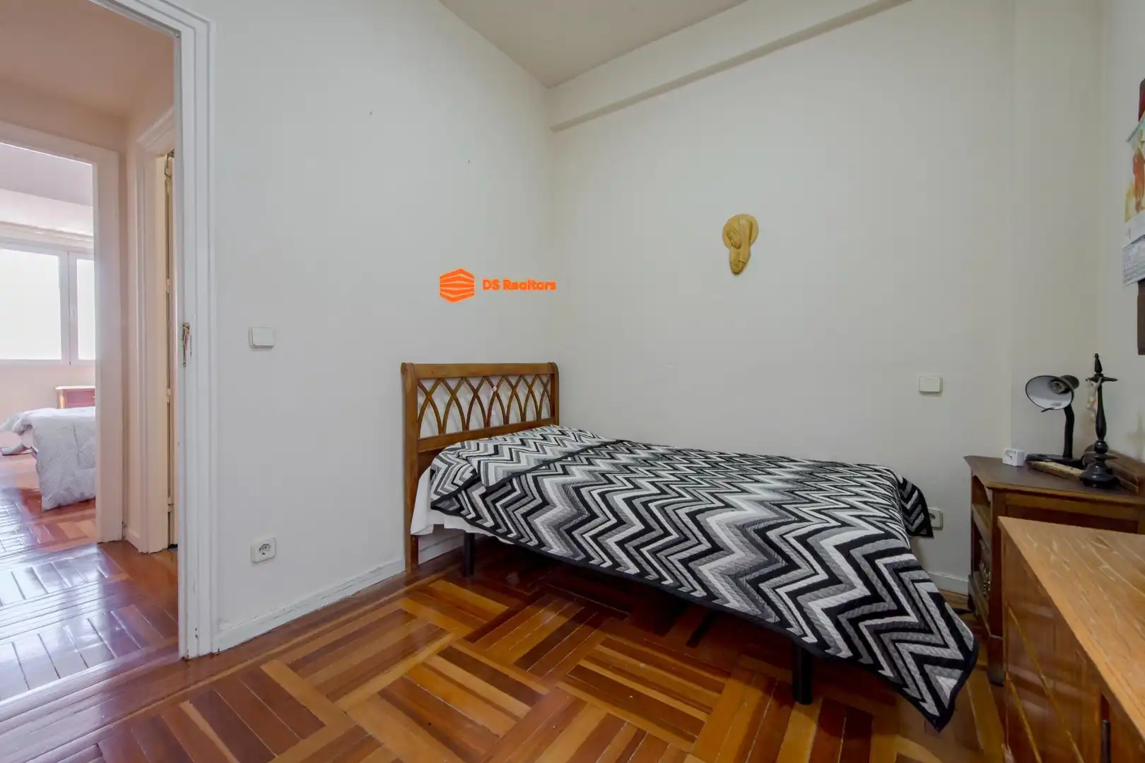 Bedroom of Flat for sale in Madrid  with Air Conditioner, Heating and Parquet flooring
