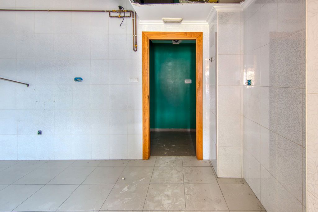 Local en venda en Los Corrales de Buelna 