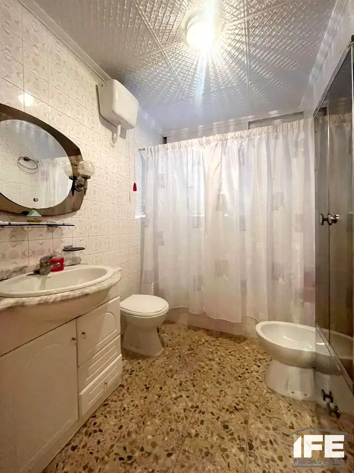 Bany de Casa o xalet en venda en Alagón amb Jardí privat