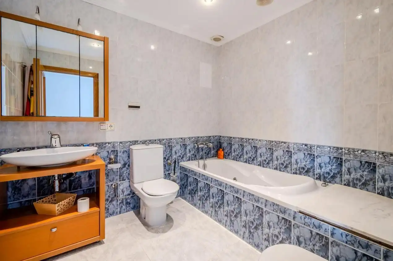 Baño de Casa adosada en venta en Celrà