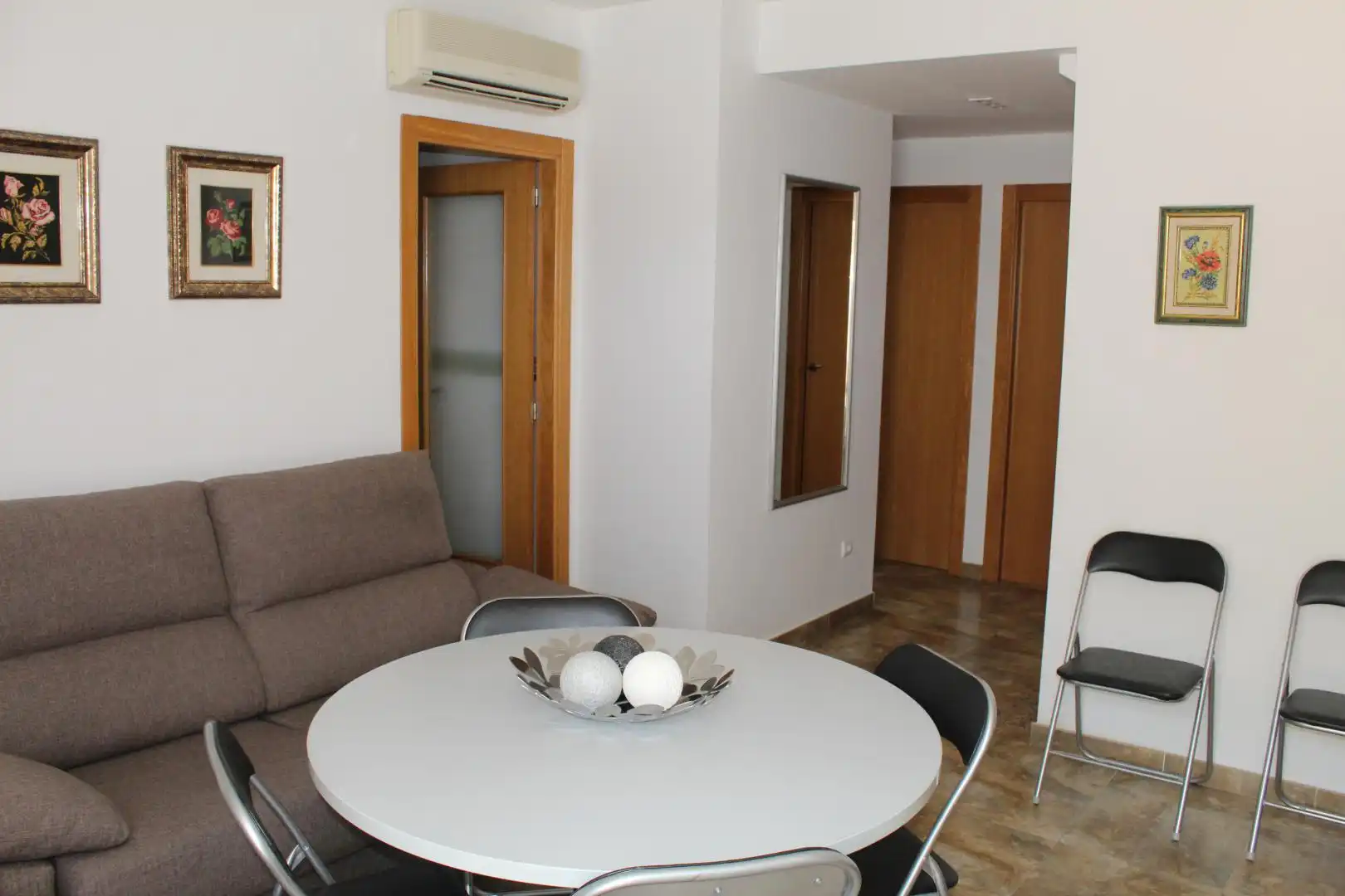 Wohnzimmer von Maisonette zur Miete in Oliva mit Klimaanlage, Terrasse und Möbliert