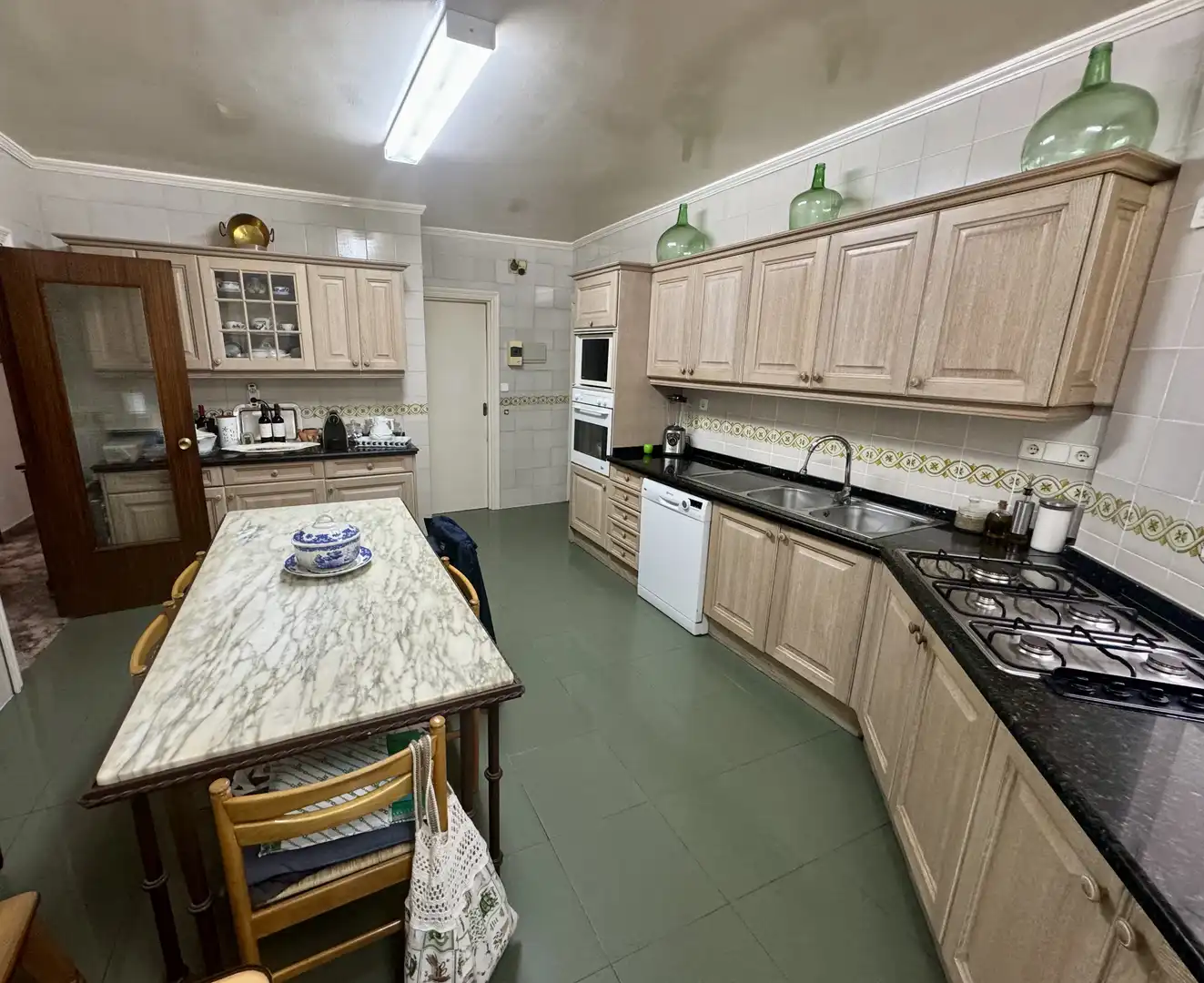 Kitchen of Flat for sale in Sevilla  with Air Conditioner, Heating and Terrace