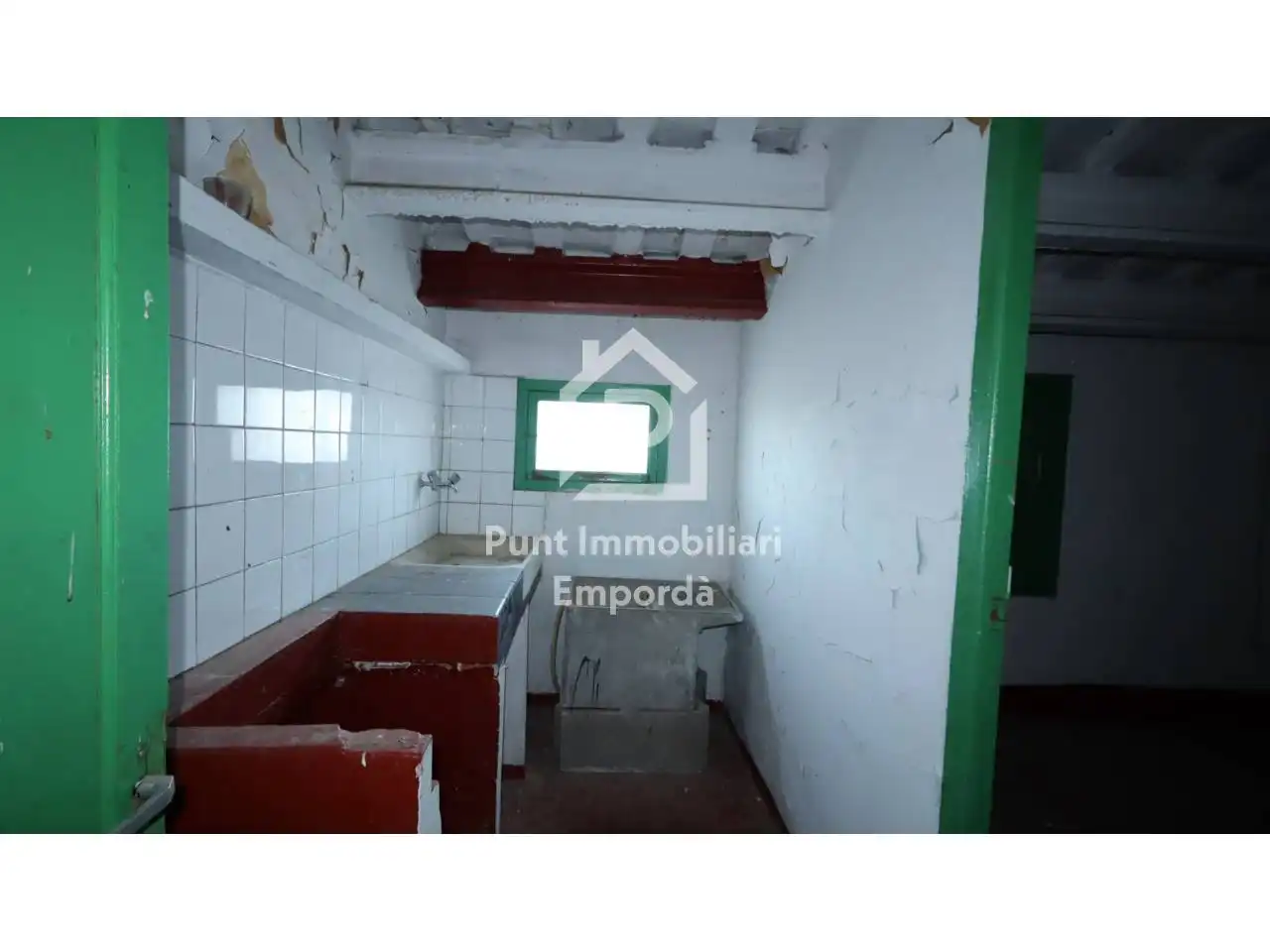 Kitchen of Houses for sale in Santa Llogaia d'Àlguema