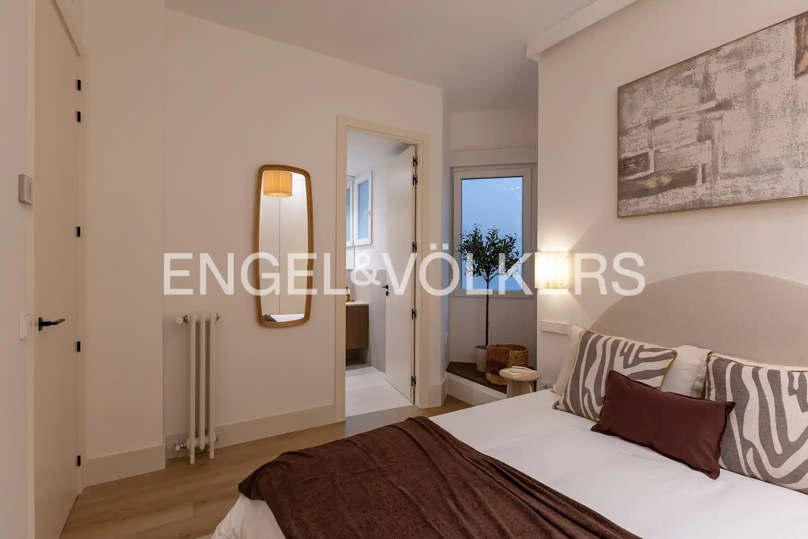 Schlafzimmer von Wohnung zum Verkauf in Madrid mit Klimaanlage und Heizung
