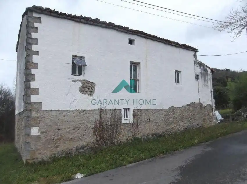 Casa rústica en venda a GUARDAMINO