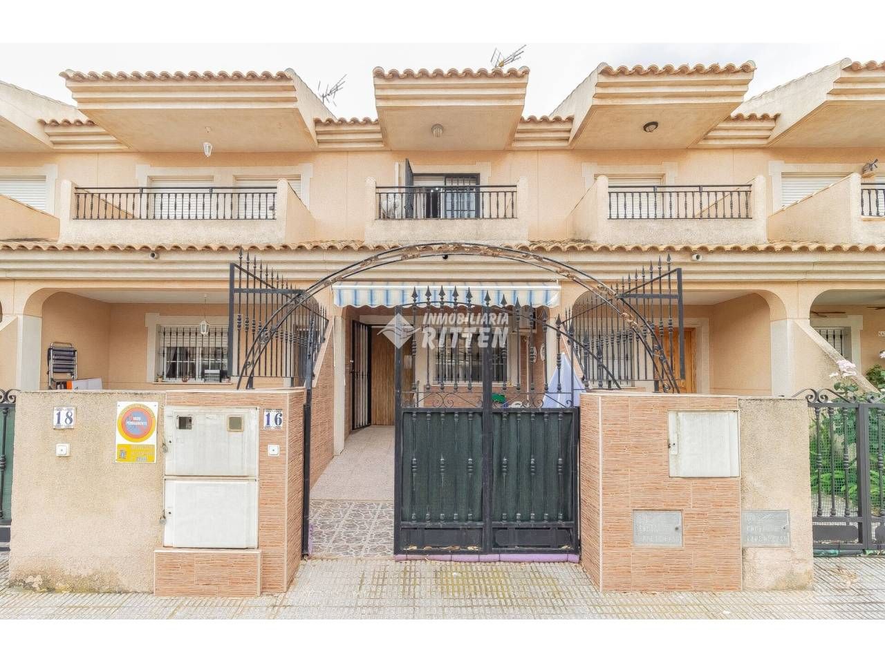 Vista exterior de Dúplex en venda en Cartagena amb Aire condicionat, Terrassa i Balcó